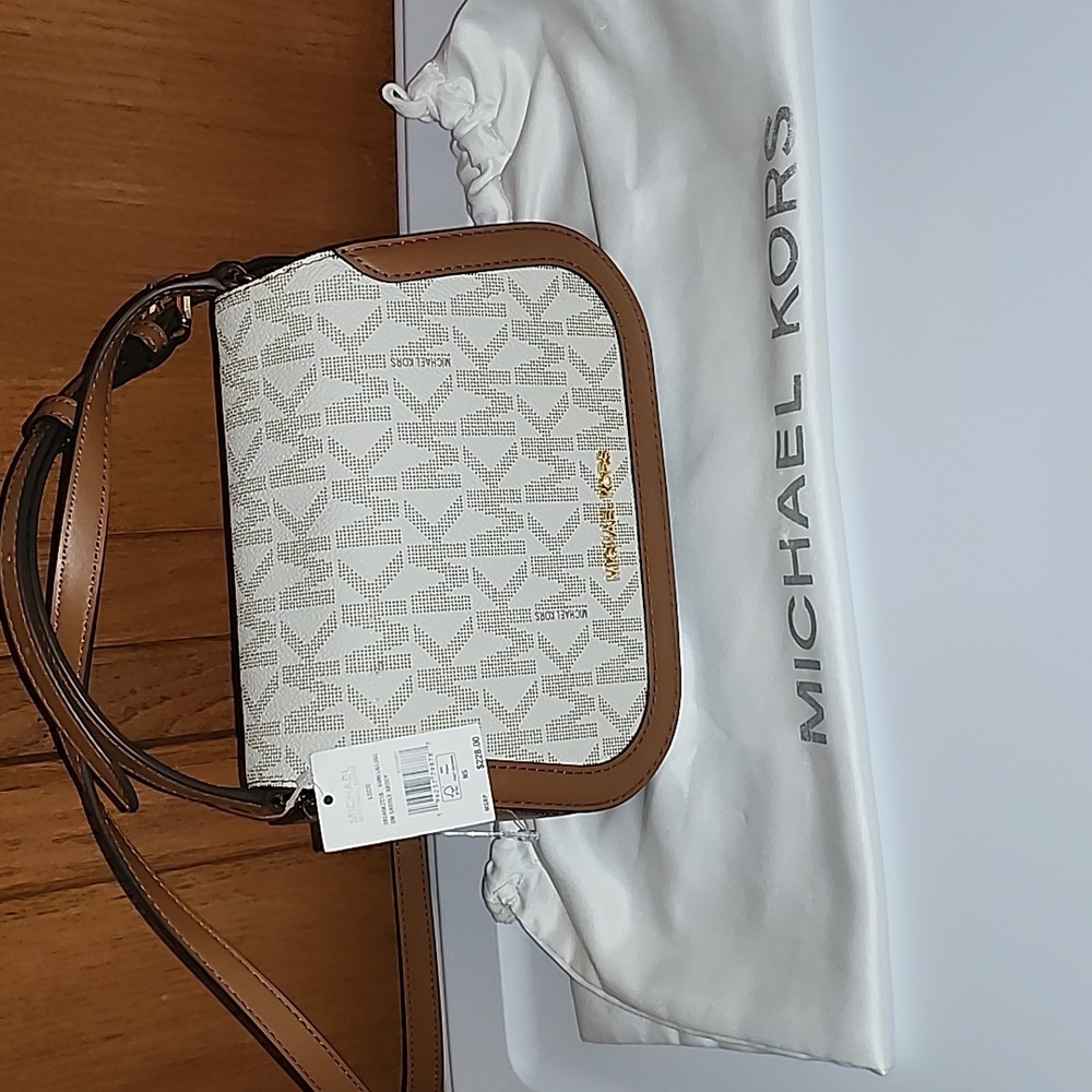 Michael Kors crossbody NWT and dustbag